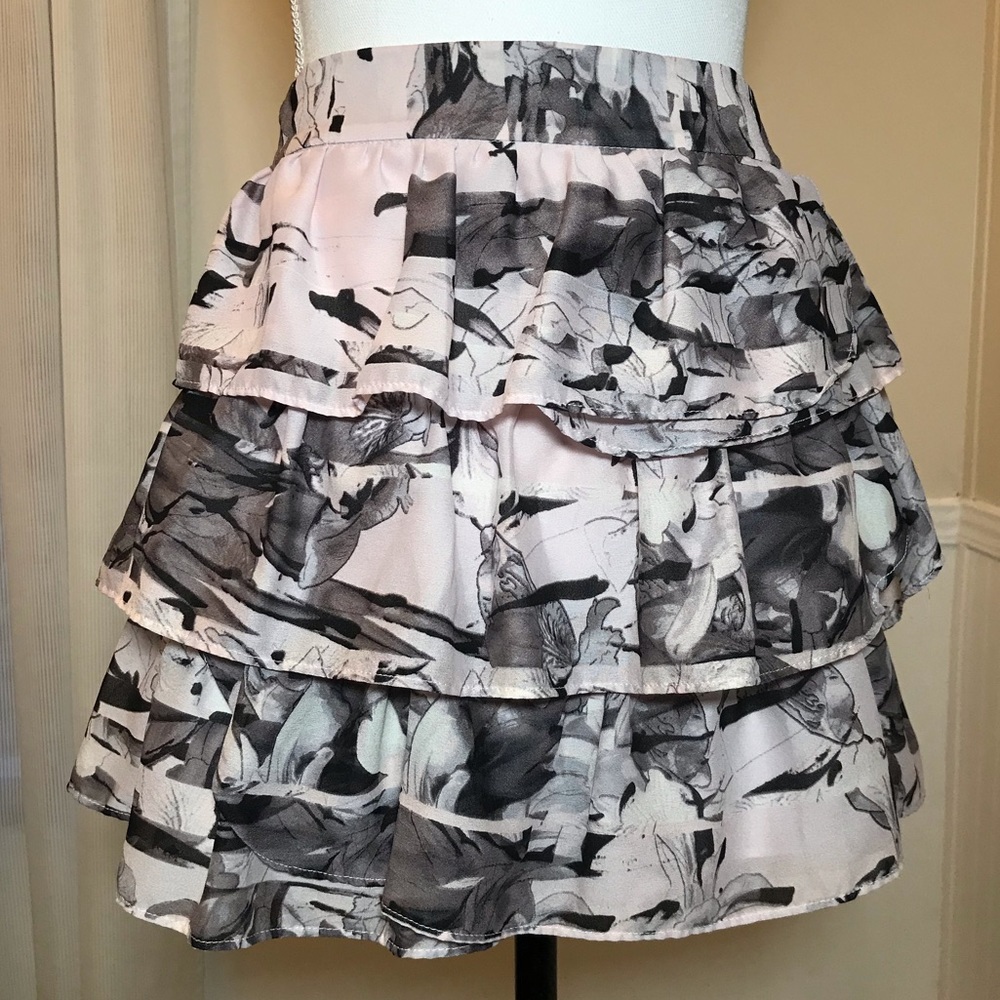 Jessica Simpson mini skirt Sz 5/6